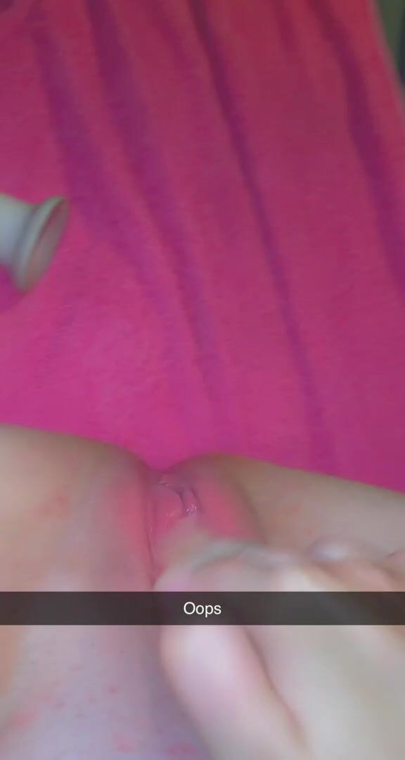 1st time posting ♥️ hope you like seeing my tight little pussy squirt